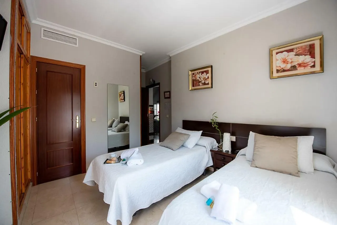 בית הארחה סביליה Hostal La Muralla ספרד