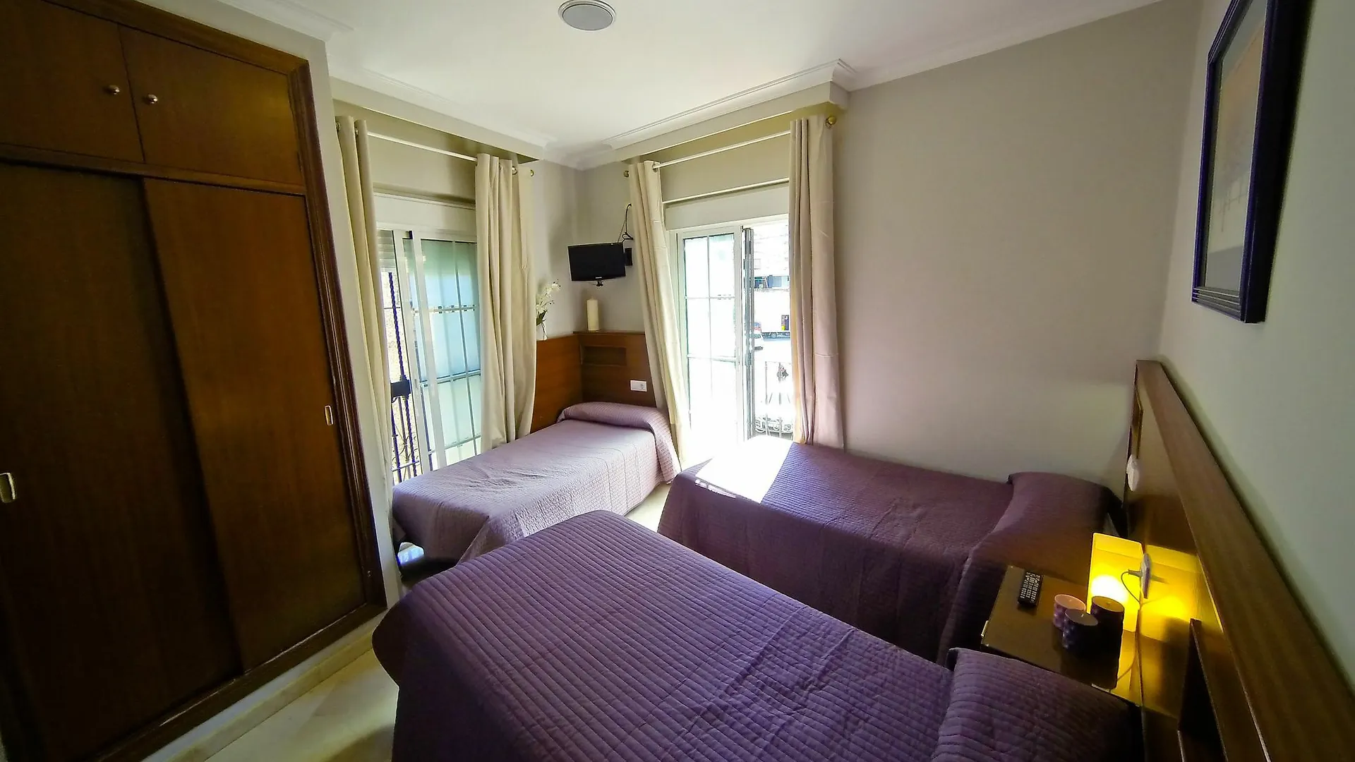 Hostal La Muralla Seville